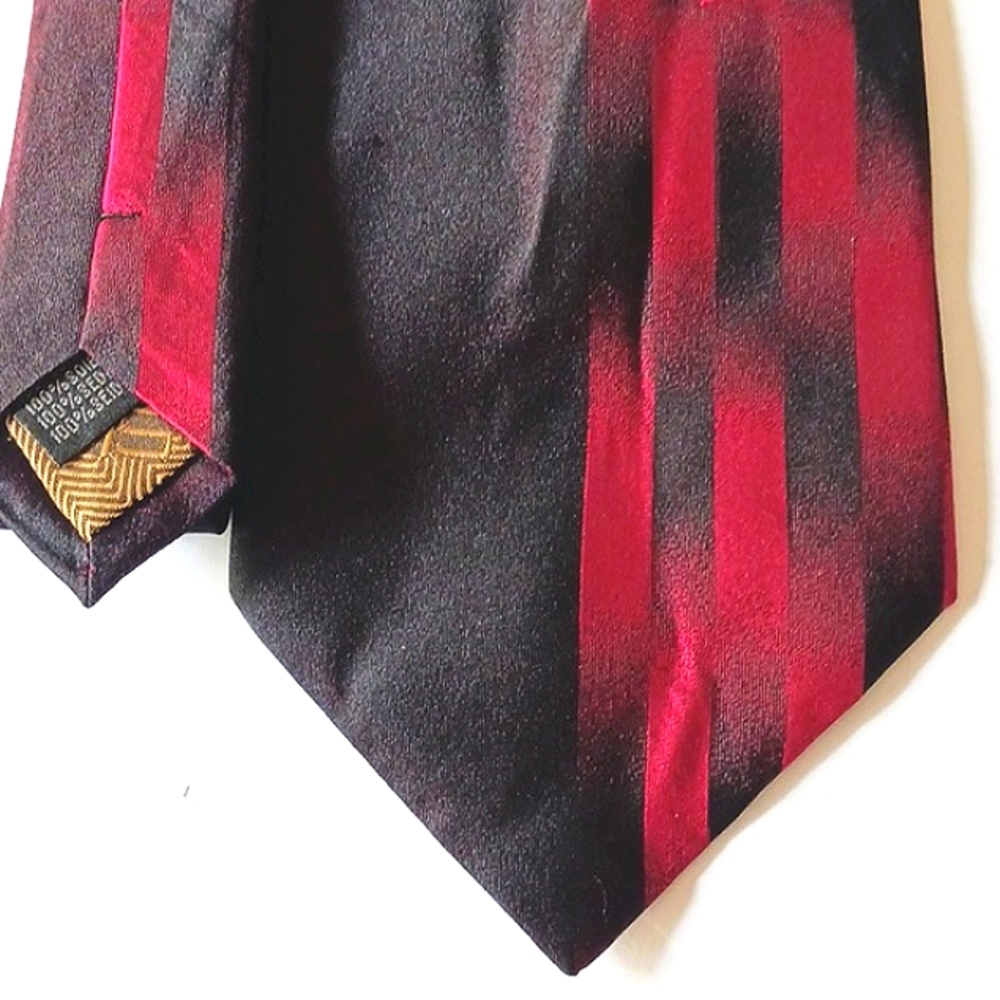 Vintage 100% Silk Diamond   Shape Swarovski Crystal Hand Made Multi-Color Tie